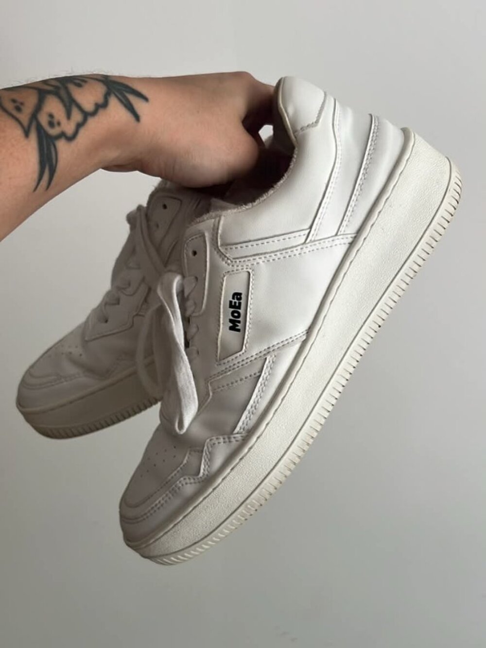 MoEa gen 1 sneakers